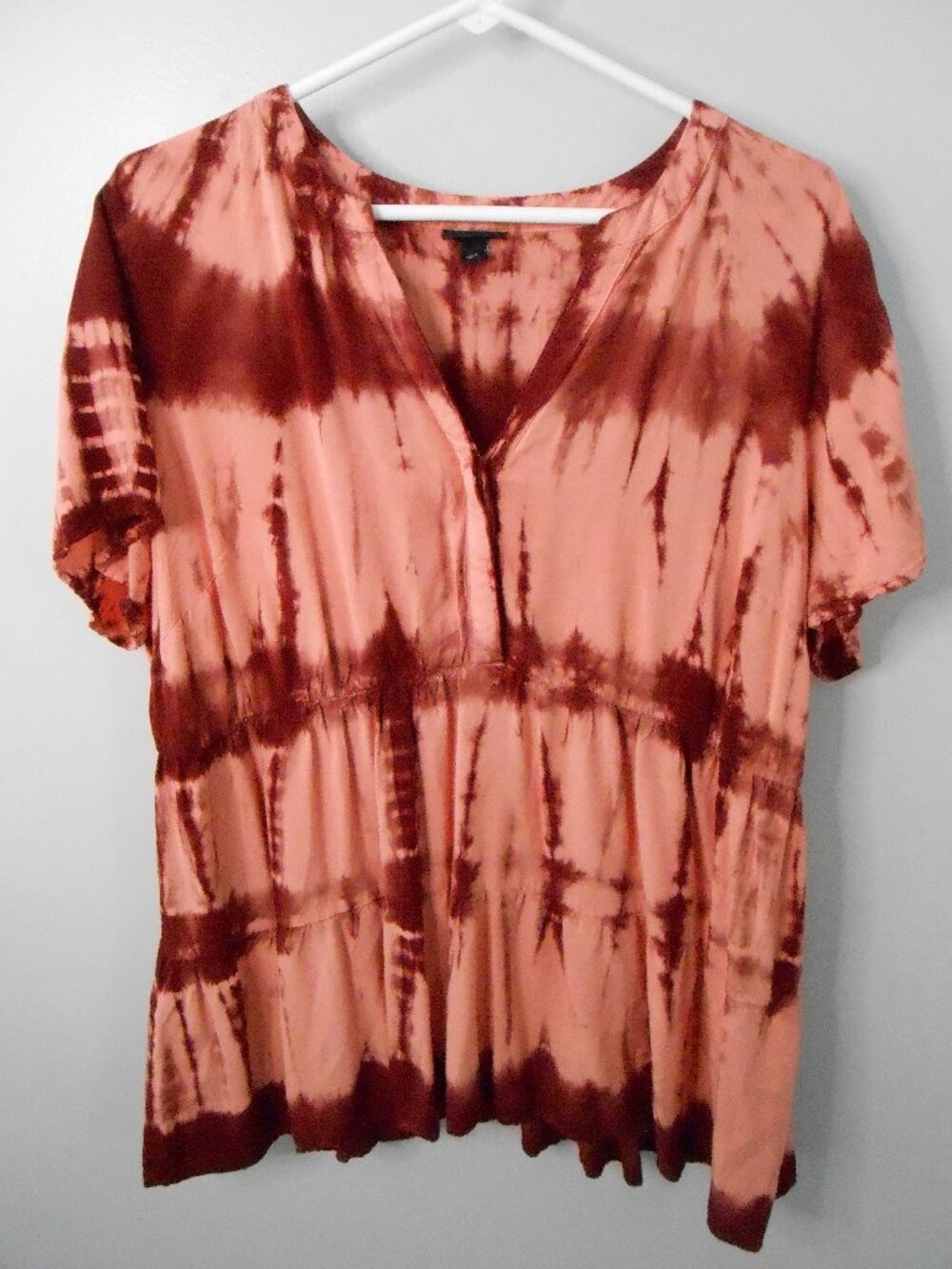 Torrid Women's Peach & Burgundy V-Neck Short Sleeve Tunic Size 2, 2X, (18-20)